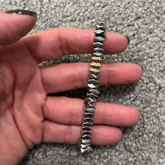 Hematite silver gold beaded stretch bracelet - Picture 5 of 5
